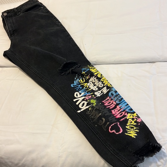 Distressed High Rise Jeans Size 9 - Picture 6 of 10